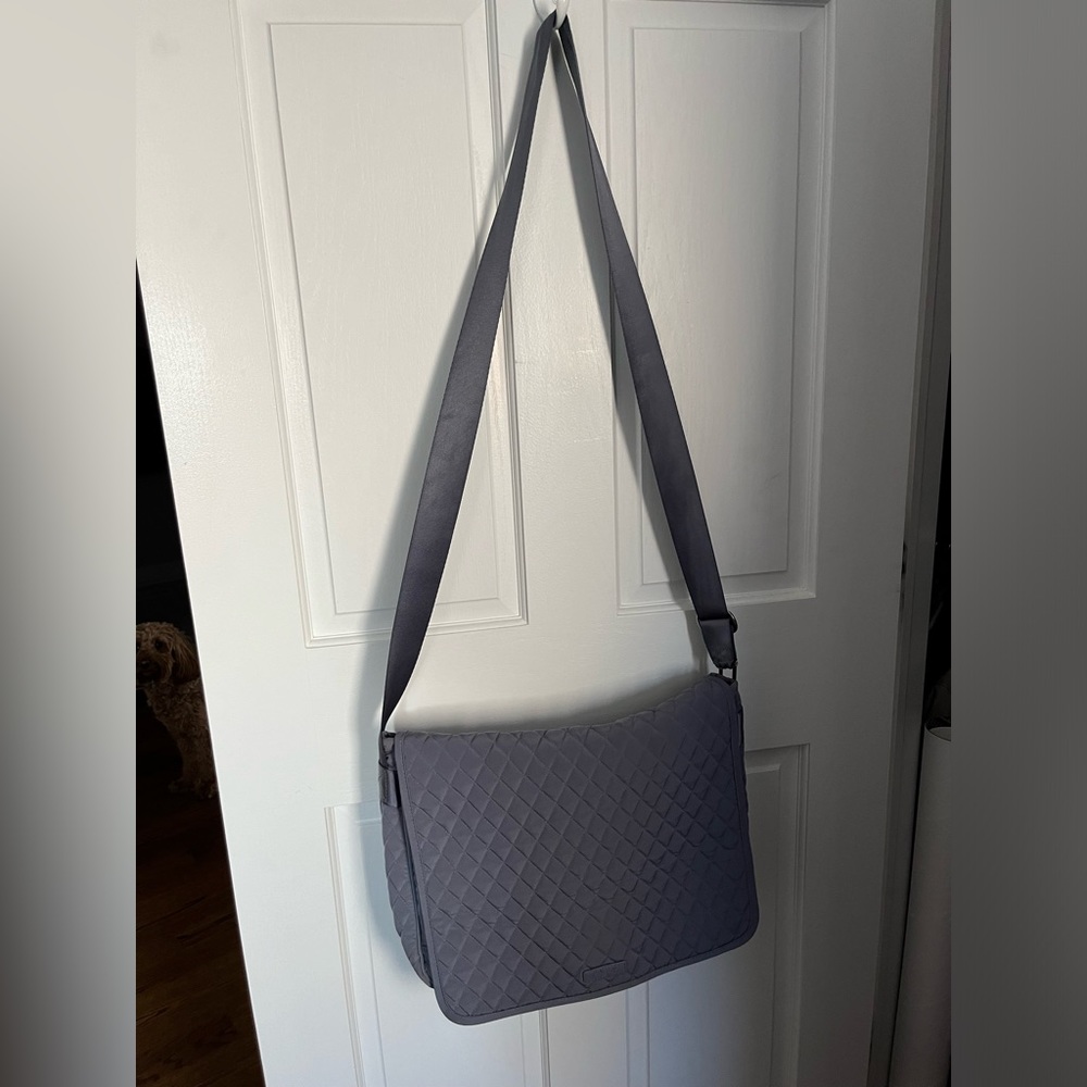Vera Bradley gray messenger bag, barely used. So cute!!